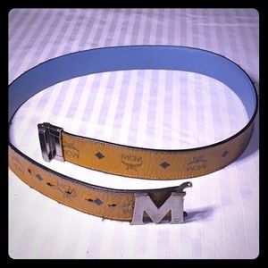 Mcm 💯 buckle broke please read .